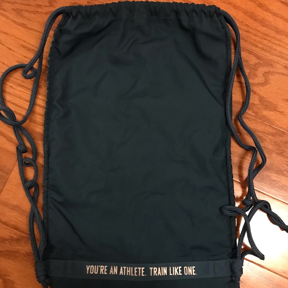 Nike Drawstring Bag - Picture 2 of 2